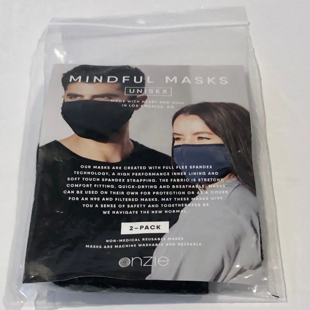 (NEW) Onzie Mindful Mask Unisex 2 Pack Face Mask, Solid & Camo